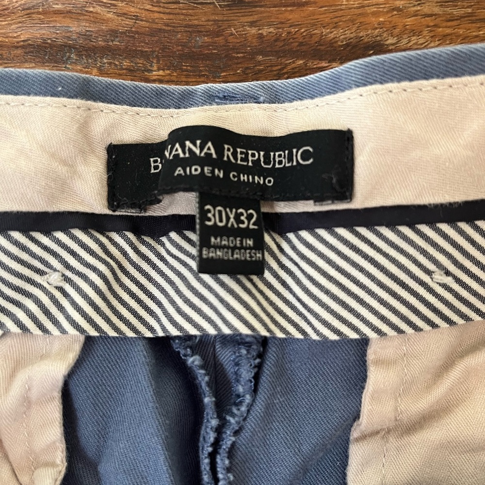 Banana Republic Blue and Cream Aiden Chino